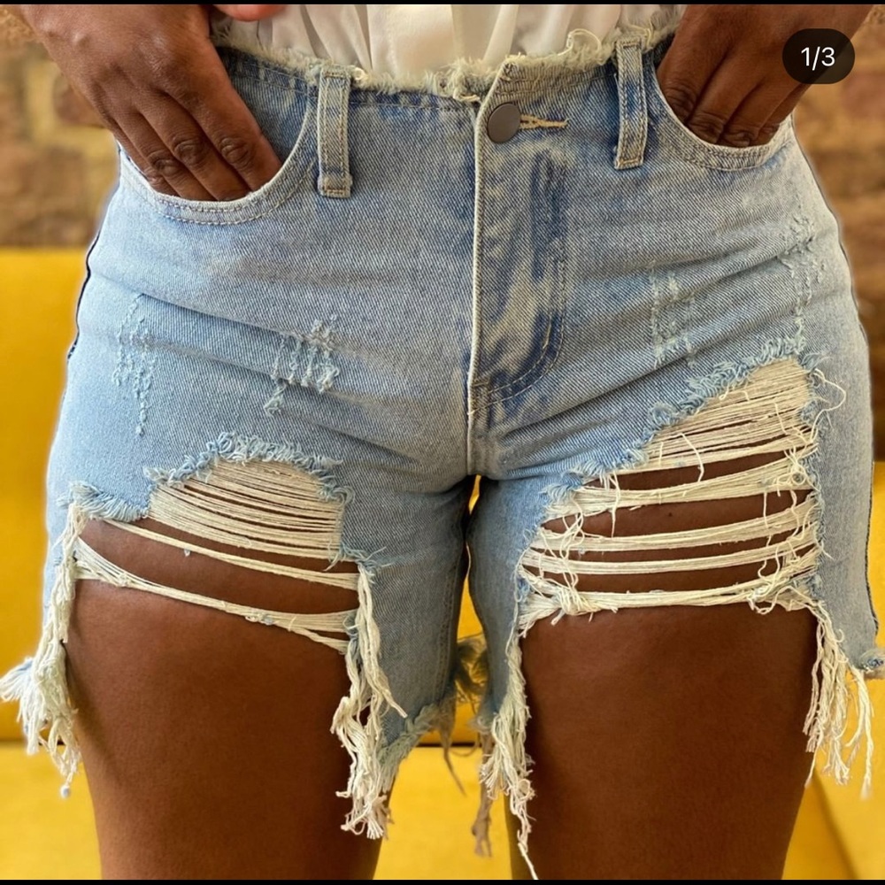 Classic 5 Pocket Denim Jeans Shorts - Picture 2 of 4